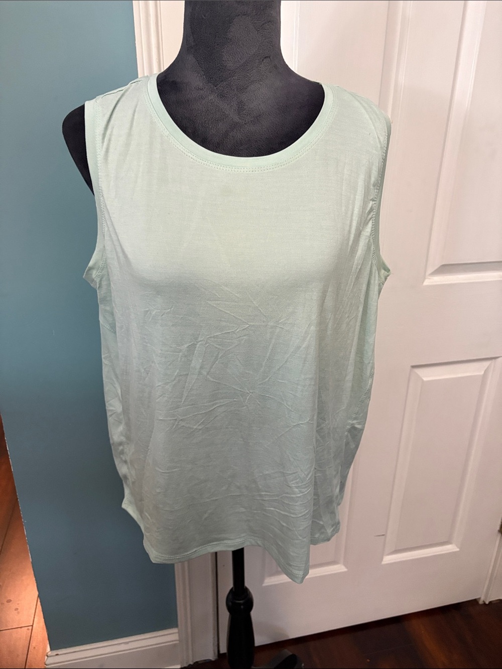 Danskin Light Mint Scoop Neck Tank Top